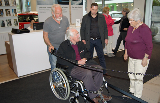 Der Verein Glarner Rollstuhltaxi hat wieder zwei neue Autos in den Betrieb genommen