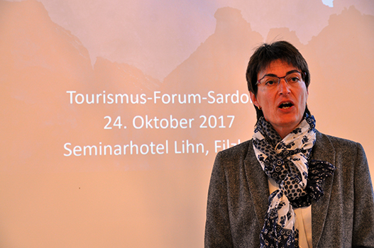 Projektleiter Glarus Nord Tourismus. (Bilder: zvg) Ansprache von Frau Regierungsrätin Marianne Lienhard.