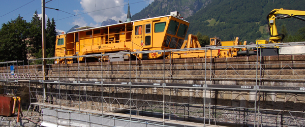 Bauarbeiten: An der Eisenbahnbrücke in Schwanden werden in nächster Zeit Unterhaltsarbeiten durchgeführt (Bild: ehuber)