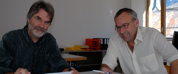 Glarus Süd ist eine herausfordernde Baustelle: Projektleiter Jakob Etter (rechts) und Vize-Projektleiter Martin Staub werden zusammen mit dem Projektleitungsteam die Bevölkerung aus erster Hand informieren. (Bild: zvg)